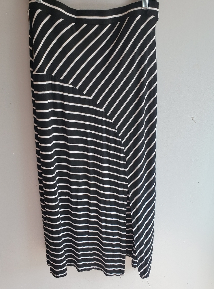 Sale🖤Black and White Skirt